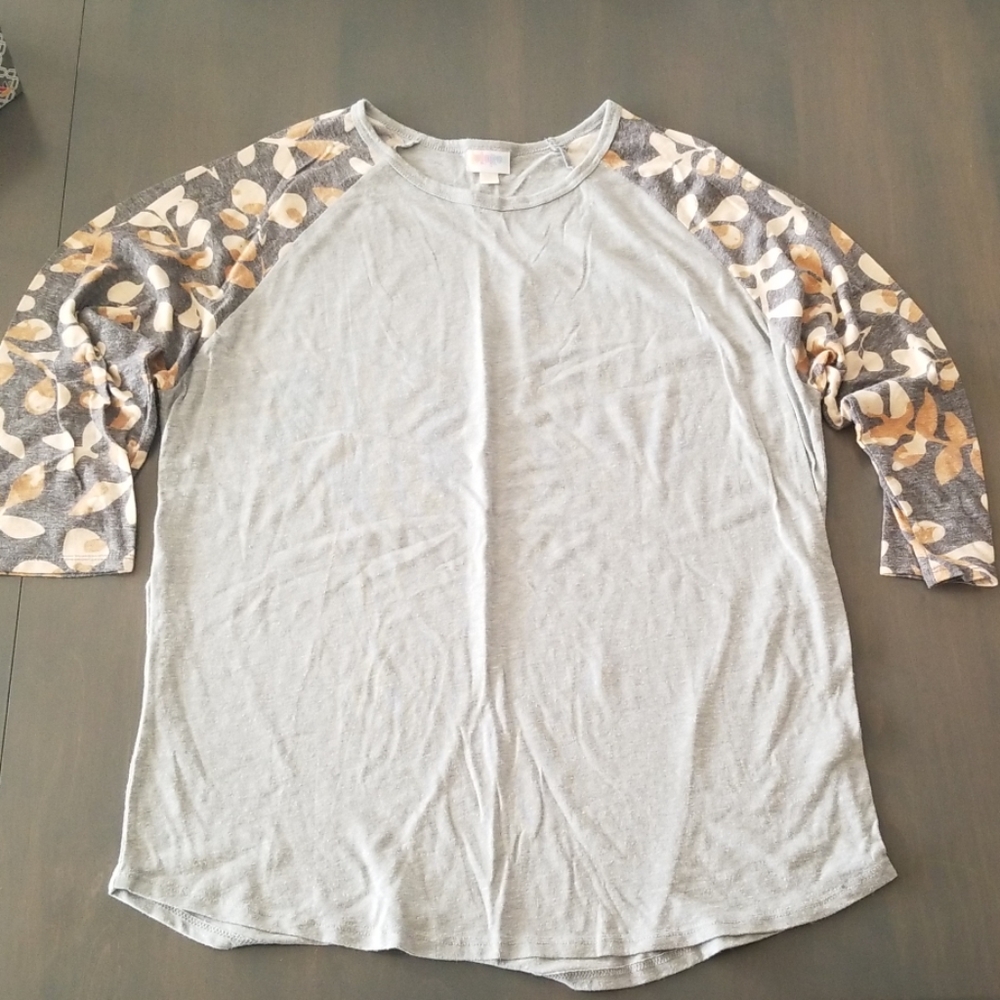 Lularoe Randy Tee ($BUNDLE AND SAVE$)